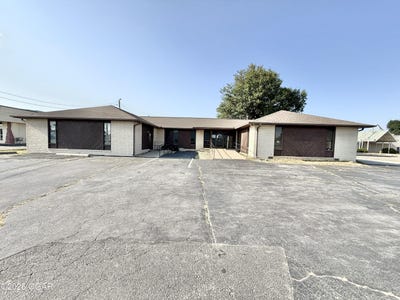 /international/us/327-e-airport-drive-carthage-mo-110101399262/?lang=zh-tw