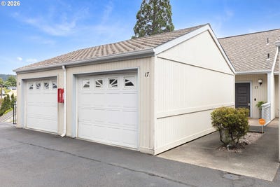 /international/us/17-nw-mountain-view-dr-roseburg-or-110109166047/