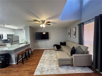 /international/us/1305-west-villa-maria-road-bryan-tx-110105383923/
