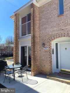 /international/us/3783-persimmon-circle-fairfax-va-110108533488/