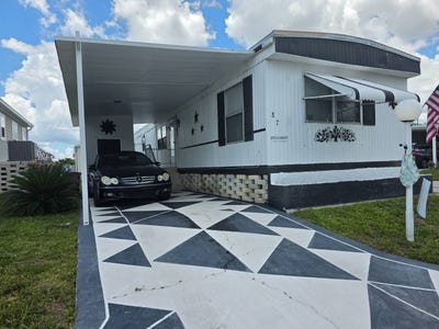 /international/us/701-aqui-esta-dr-punta-gorda-fl-110108279629/