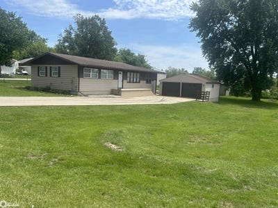 /international/us/201-e-south-street-albion-ia-110108300181/