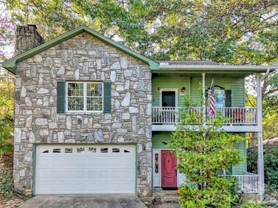 /international/us/132-aldersgate-road-waynesville-nc-110119479136/