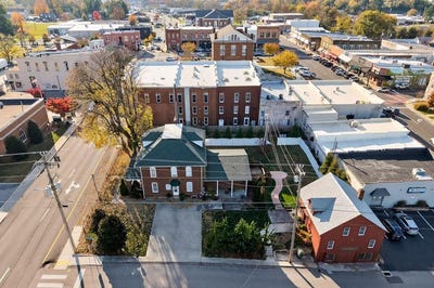/international/us/112-e-main-street-livingston-tn-110103421098/