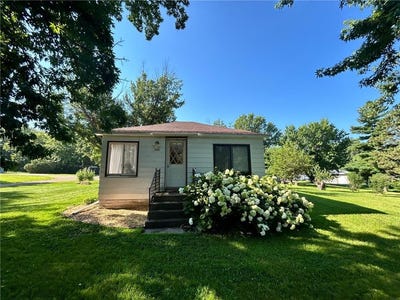 /international/us/1040-1st-avenue-ne-glenwood-mn-110100969696/