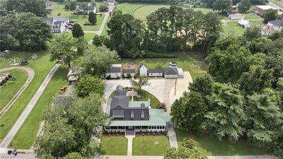 /international/us/133-kings-highway-suffolk-va-110110349723/