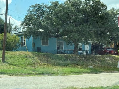 /international/us/601-sw-menard-street-sonora-tx-110102464278/