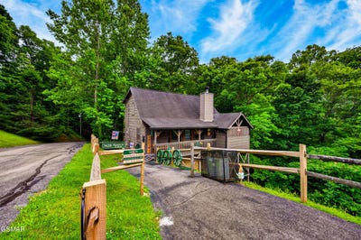 /international/us/3628-country-pines-way-sevierville-tn-110108492835/