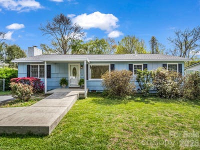 /international/us/212-vance-avenue-black-mountain-nc-110107208896/