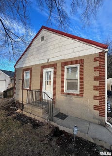 /international/us/1120-s-houston-street-taylorville-il-110109775979/