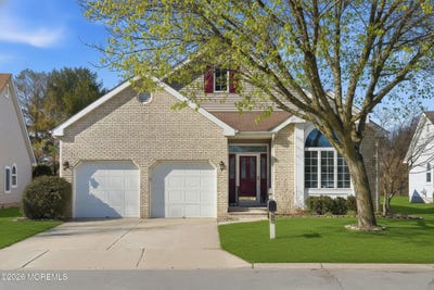 /international/us/8-westminster-drive-monroe-nj-110105530838/