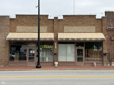 /international/us/176-180-w-main-street-greenwood-in-110108338159/