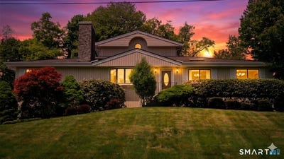/international/us/223-sterling-road-trumbull-ct-110108417903/