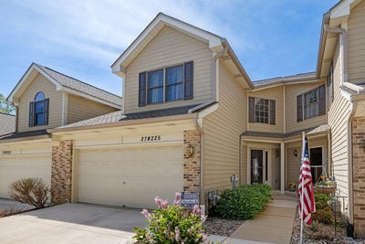 /international/us/27w225-ash-court-winfield-il-110108129388/