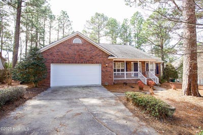 /international/us/8-moore-drive-pinehurst-nc-110107925871/