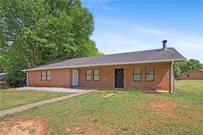 /international/us/210-tanglewood-lane-b-monroe-ga-110107991159/