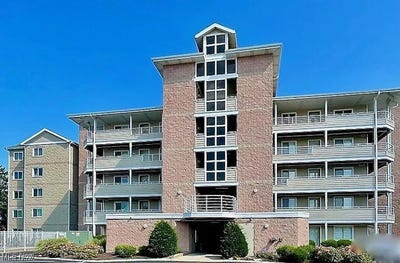 /international/us/32-marina-point-drive-sandusky-oh-110100801046/