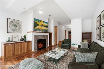 /international/us/309-w-washington-avenue-madison-wi-110105999412/