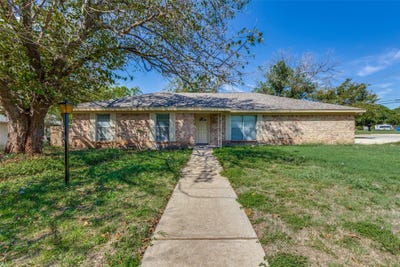 /international/us/3800-van-deman-drive-benbrook-tx-110108353135/