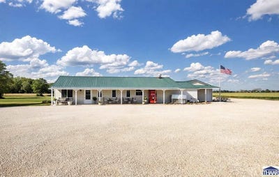 /international/us/11489-e-clarksville-road-marshall-il-110106853037/