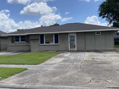 /international/us/407-dauphine-ave-houma-la-110107417625/