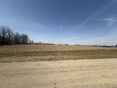 /international/us/5314-n-timber-ridge-road-lena-il-110104823559/