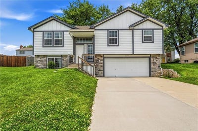 /international/us/12704-applewood-drive-grandview-mo-110109102022/