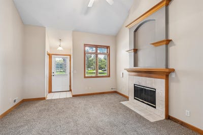/international/us/811-burr-oaks-drive-west-des-moines-ia-110108546618/