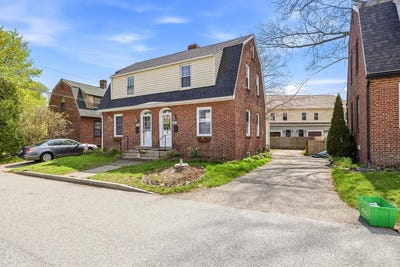 /international/us/187-raleigh-way-portsmouth-nh-110107819513/