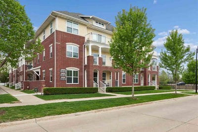 /international/us/1144-swisher-street-iowacity-ia-110107575168/