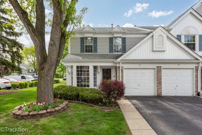 /international/us/17-peach-tree-lane-westmont-il-110107851465/