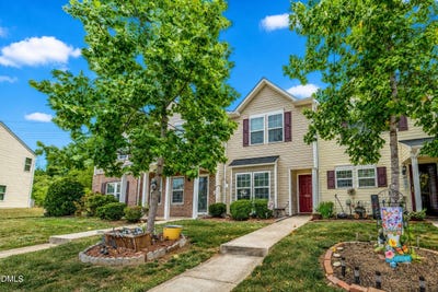 /international/us/1166-brooksridge-way-whitsett-nc-110119455671/