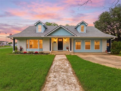 /international/us/1509-hill-st-bastrop-tx-110107710801/