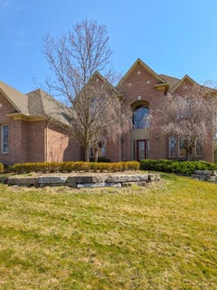 /international/us/1053-autumnview-court-rochester-mi-110107028175/