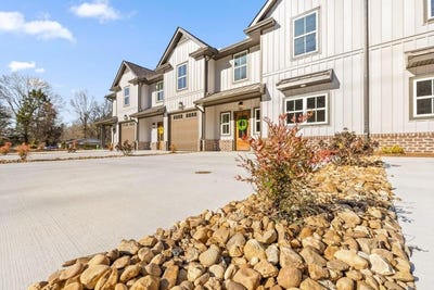 /international/us/9089-dallas-hollow-road-soddy-daisy-tn-110104272649/