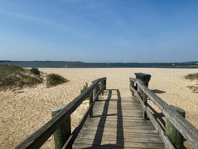 /international/us/9-windemere-road-west-yarmouth-ma-110109349201/
