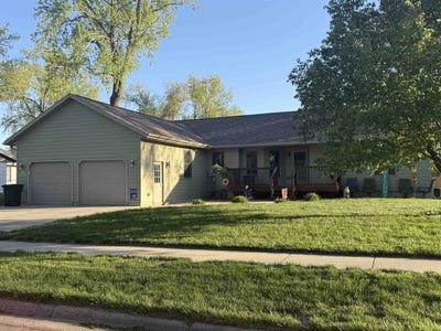/international/us/302-e-jefferson-st-elk-point-sd-110107871218/