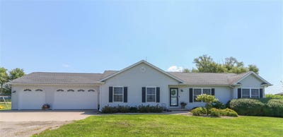 /international/us/2186-waters-way-washington-ia-110119373910/
