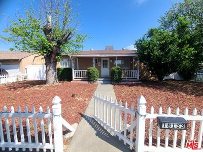 /international/us/18133-lull-st-reseda-ca-110107234153/