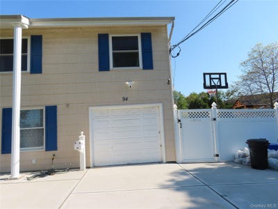 /international/us/94-neptune-avenue-west-babylon-ny-110108170463/