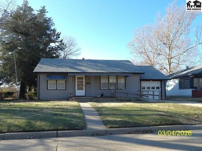 /international/us/215-s-garfield-ave-lyons-ks-110108164488/