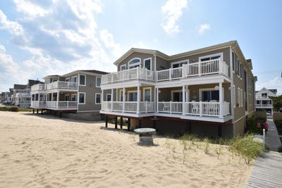 /international/us/239-beachfront-manasquan-nj-110103550397/