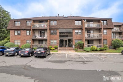 /international/us/101-beverly-hill-terrace-middlesex-nj-110108441339/