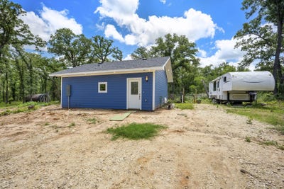 /international/us/868-county-road-405-buckholts-tx-110108767507/