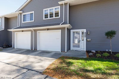 /international/us/1717-walnut-lane-rocky-river-oh-110120463450/