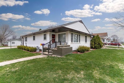 /international/us/209-g-avenue-grundy-center-ia-110100509957/