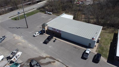 /international/us/2301-old-west-main-street-red-wing-mn-110107376491/