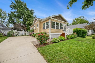 /international/us/755-indiana-avenue-south-haven-mi-110107477034/