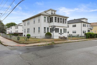 /international/us/62-64-billings-ave-medford-ma-110100920119/