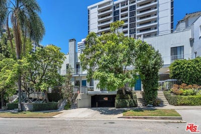 /international/us/1220-manning-ave-los-angeles-ca-110120412668/